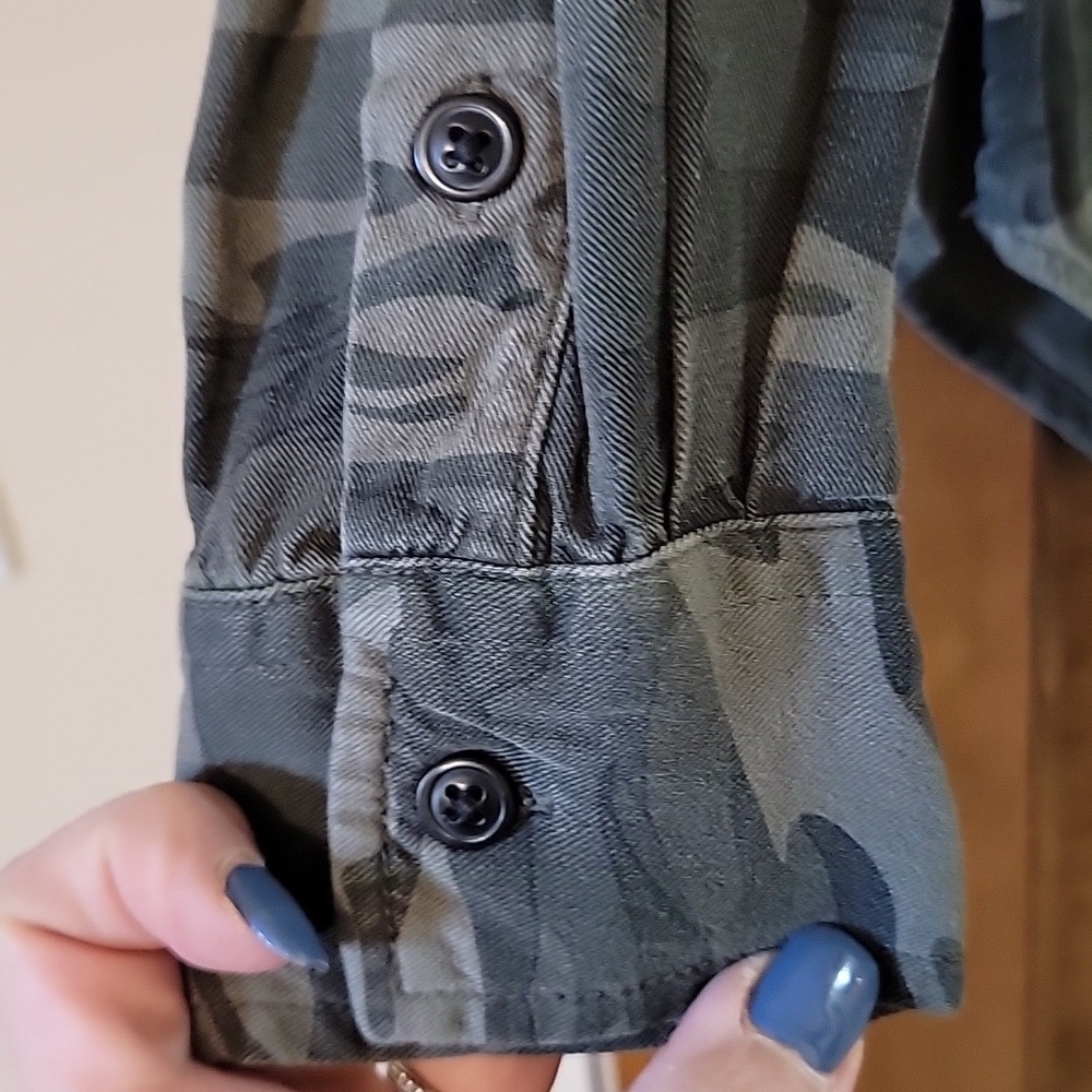 Camouflage Button-Up Shirt - Picture 4 of 6